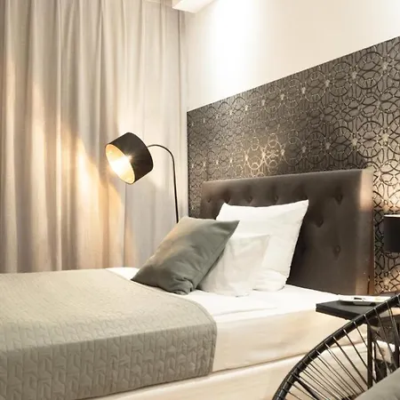 Paragon Aparthotel