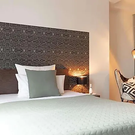 Paragon Aparthotel