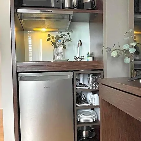 Paragon Aparthotel 3*