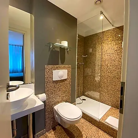 Paragon Aparthotel 3*